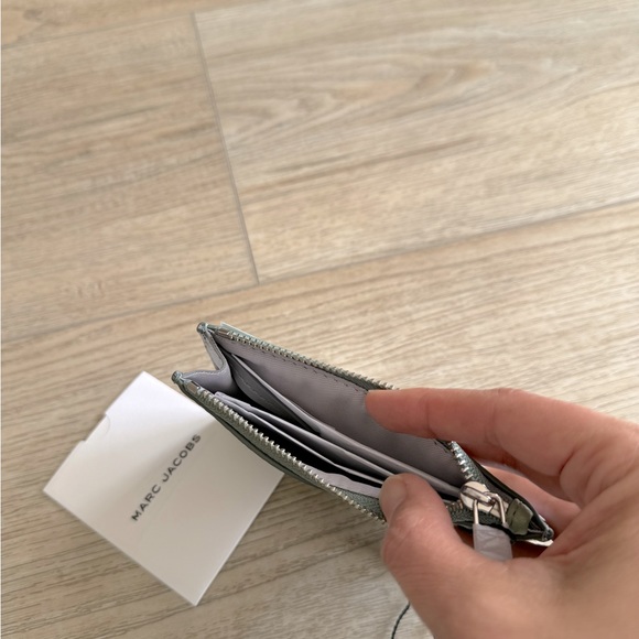 Marc Jacobs leather Mint Wallet - NWT - Picture 3 of 3